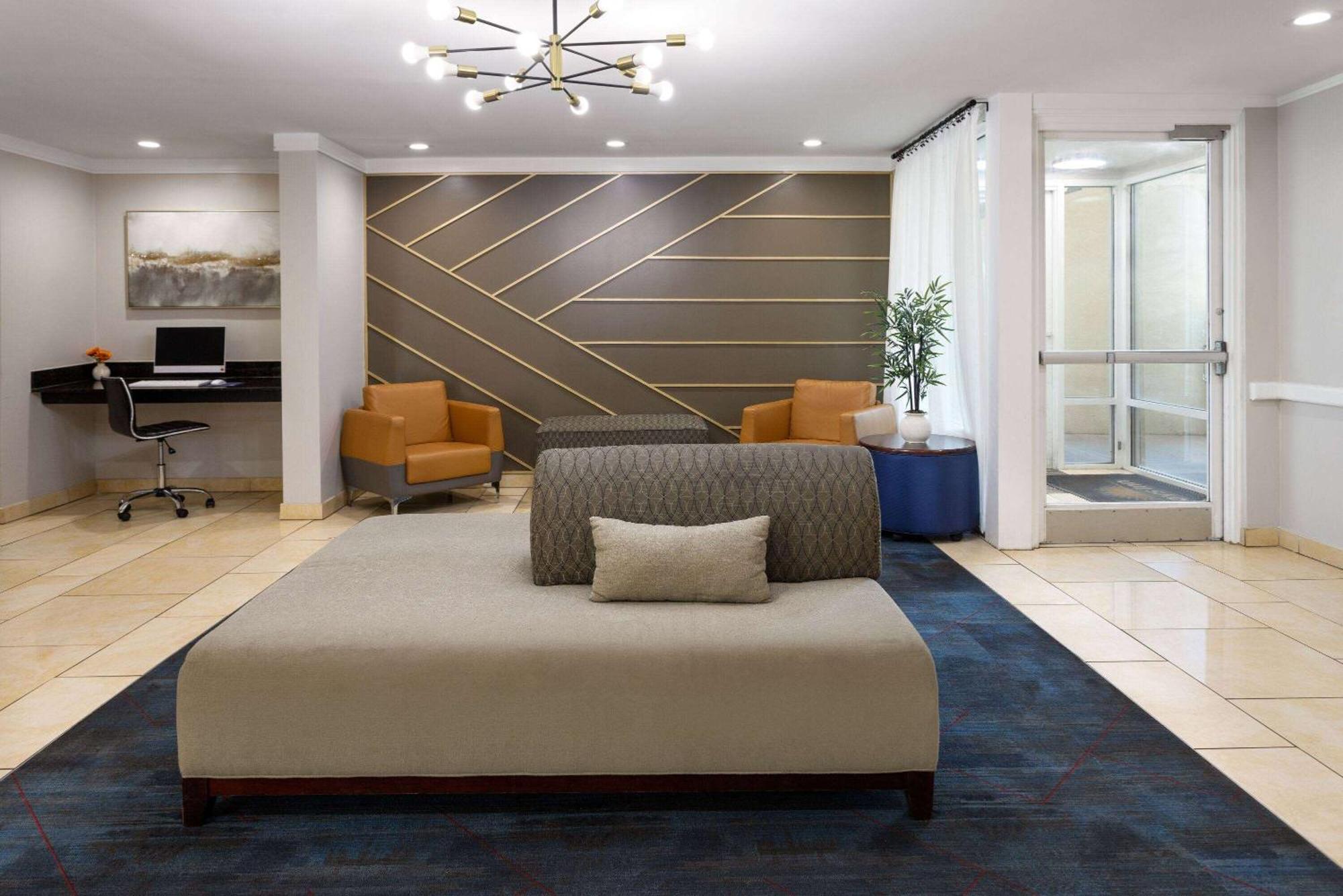 Days Inn By Wyndham Florence Near Civic Center Kültér fotó